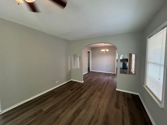 Building Photo - Remodeled unit with a Casita