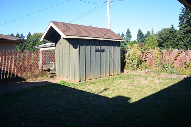 Building Photo - 5809 NE 91st Ave