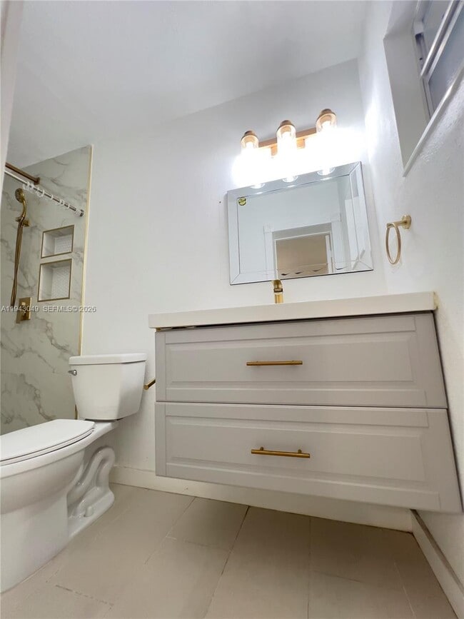 Building Photo - 2761 SW 33rd Ct