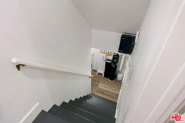 Building Photo - 1760 Nichols Canyon Rd