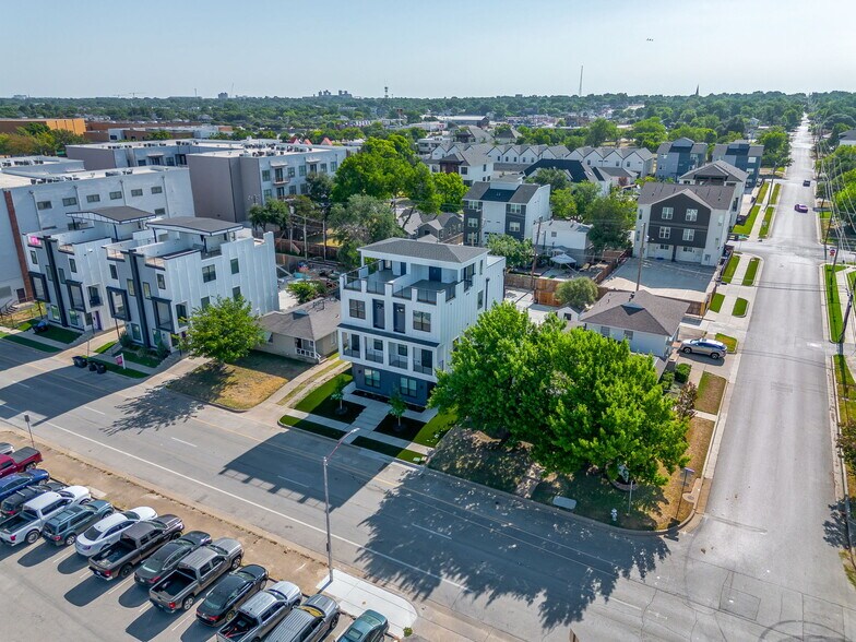 Building Photo - 3141 McCart Ave