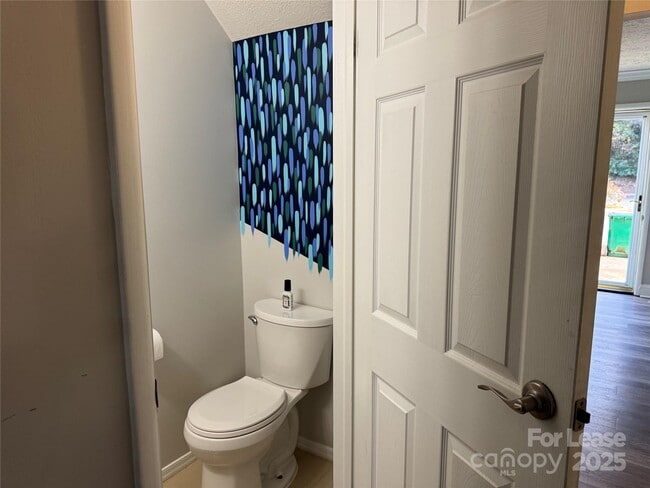 Building Photo - 1201 Scaleybark Rd