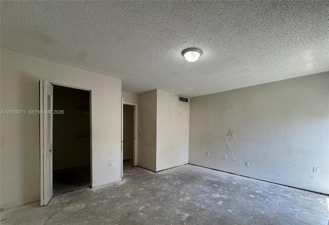 Building Photo - 7208 Fairway Dr