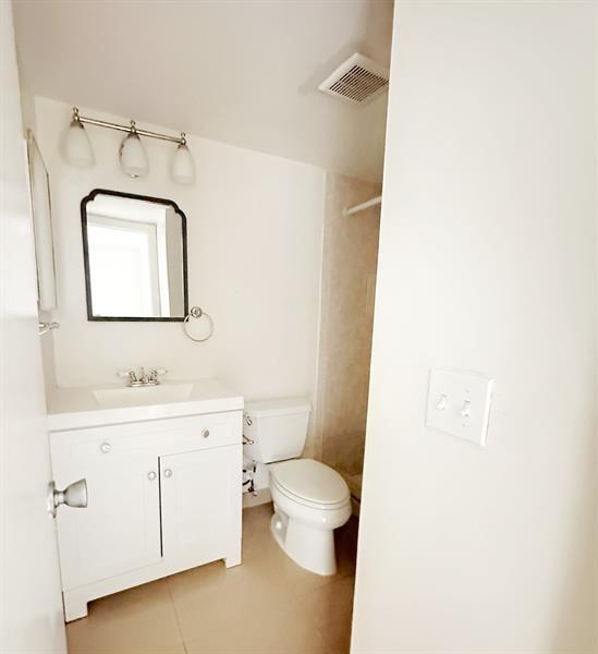 Building Photo - 7500 NW 5th Ct