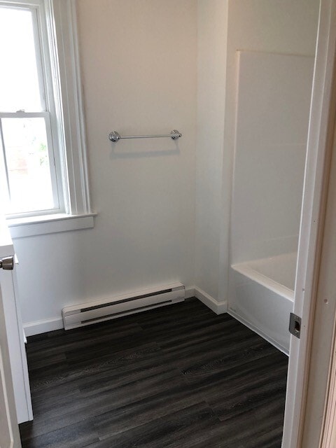 Building Photo - 2 Pike St