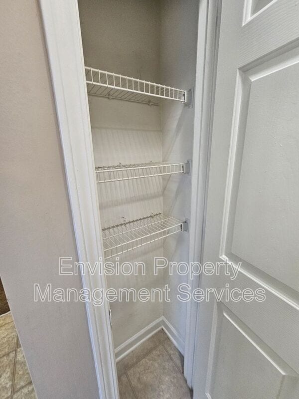 Building Photo - 2318 Hackamore Dr