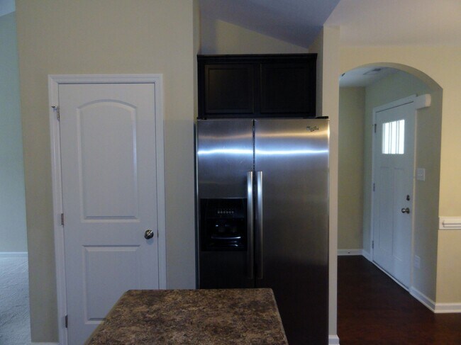 Building Photo - Close to Everything!