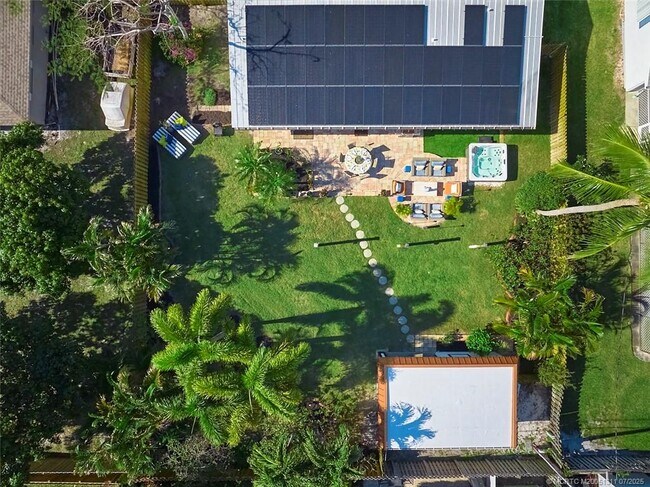 Building Photo - 4780 SE Bayshore Terrace
