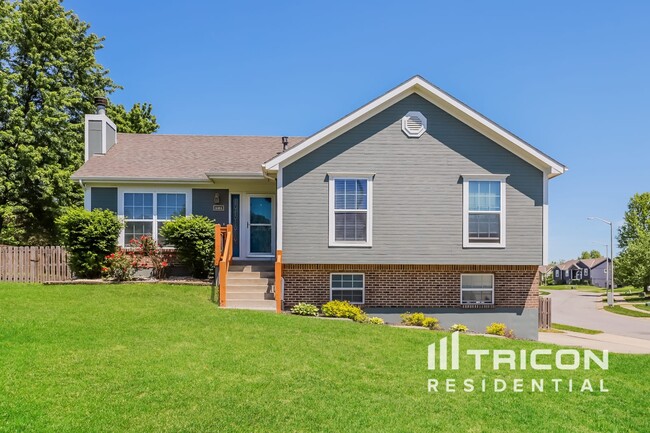 Primary Photo - 4404 NE 103rd Ct