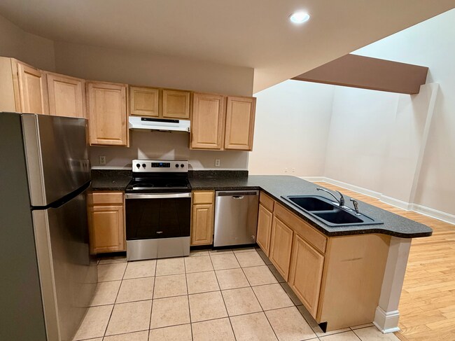 Building Photo - Adams Ave.