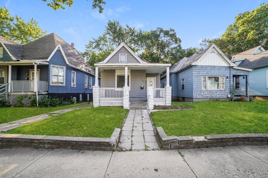 Building Photo - 1820 N Peoria Ave