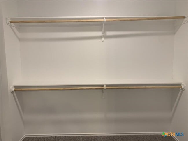 Building Photo - 716 B Kimble Dr