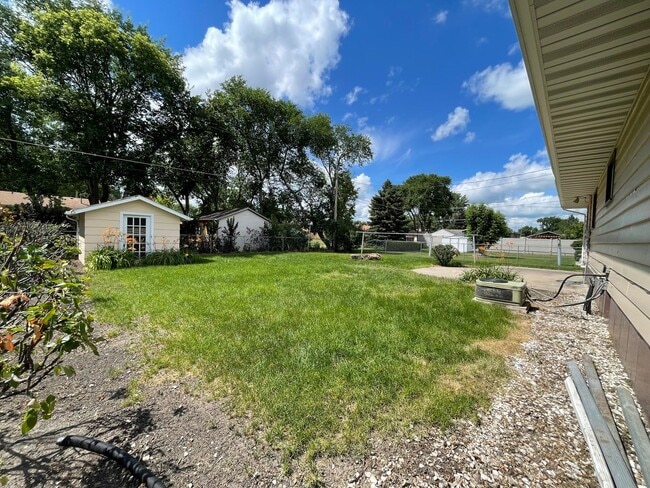 Building Photo - 1718 1st St SE