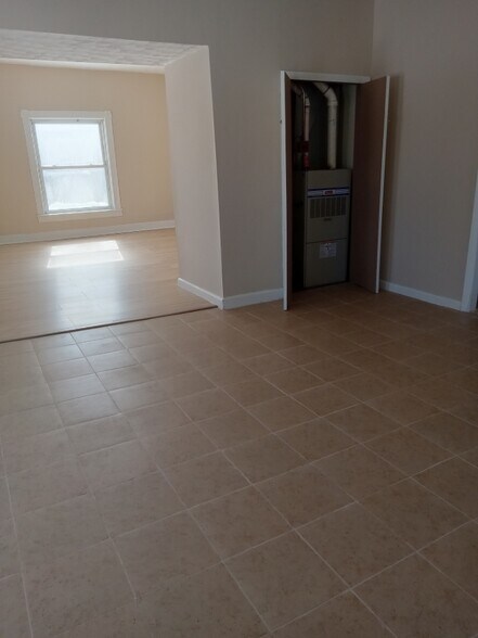 Building Photo - 27 Thornley St