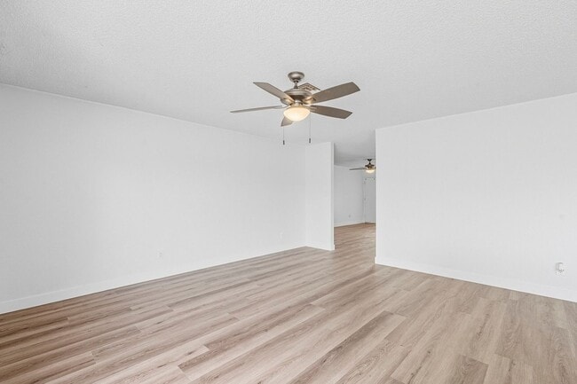 Building Photo - Wonderful East Valley Home! 4bedroom 2 Bat...