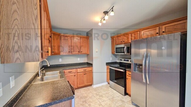Building Photo - 1121 Gunpoint Dr