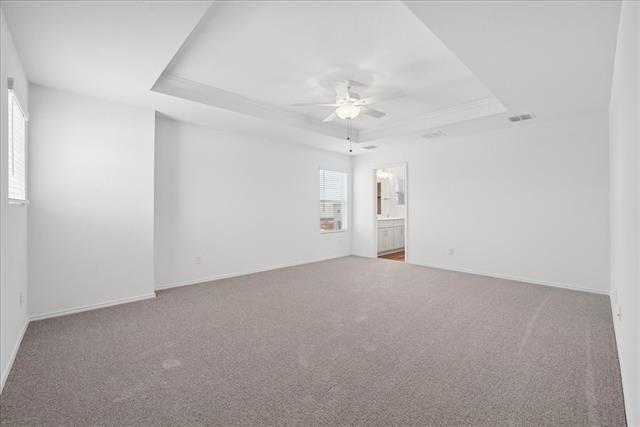 Building Photo - 16000 Isles Dr
