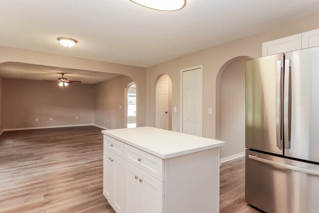 Building Photo - 1108 Cambourne Dr