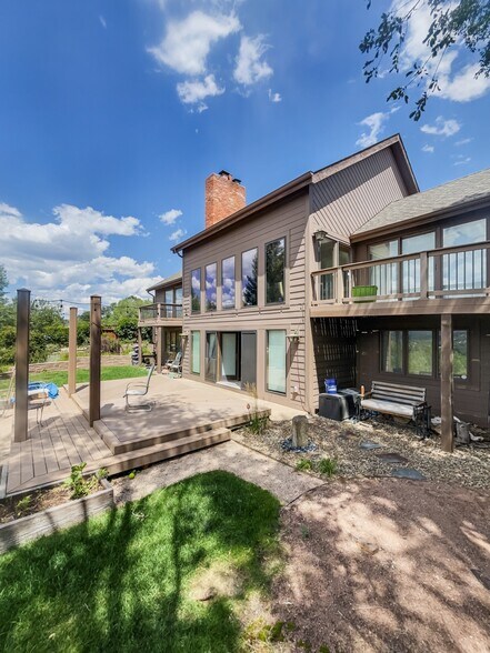 Building Photo - 450 Mesa Vista Ct
