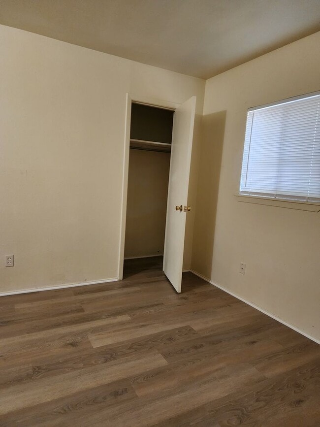 Building Photo - 205 El Paso Dr