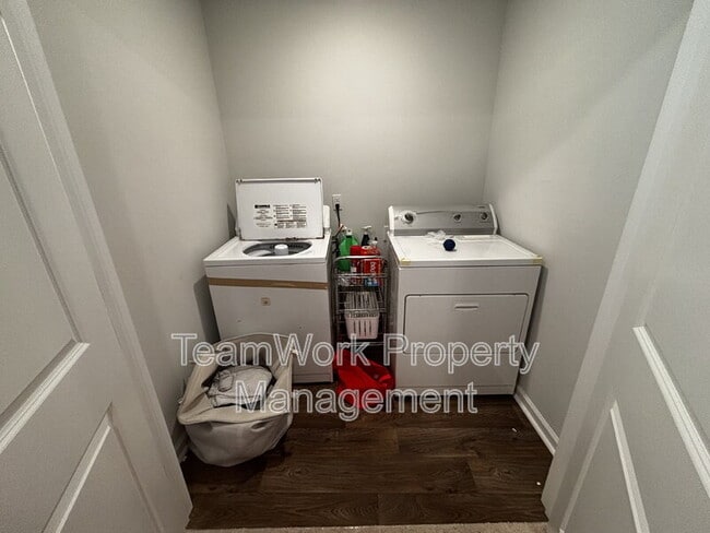 Building Photo - 231 Cozy Brook Ct