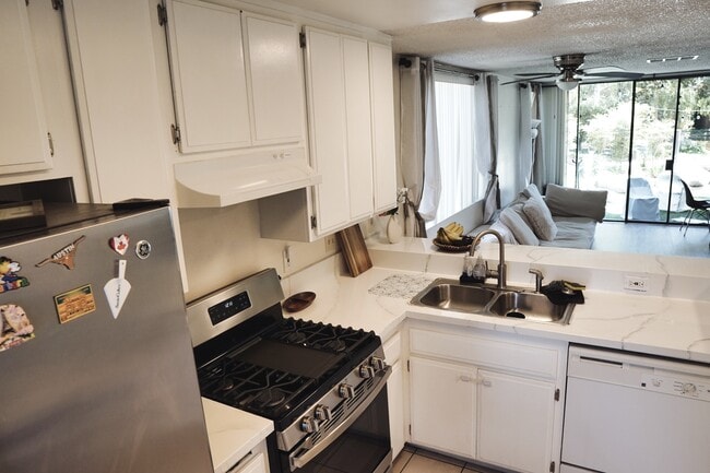 Building Photo - 12750 Centralia St