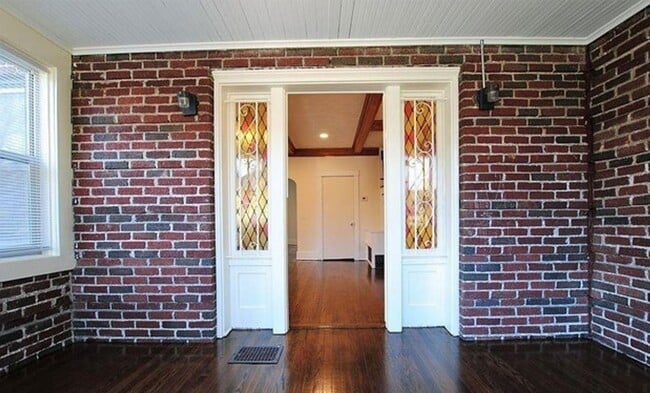 Building Photo - 114-116 38th St