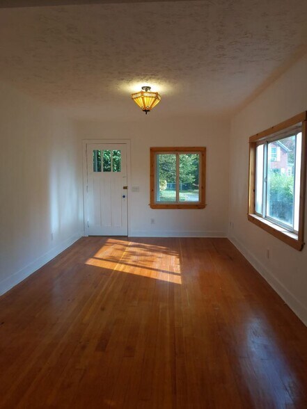 Primary Photo - 322 Avenue A