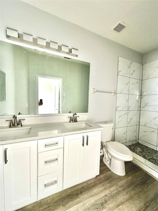 Building Photo - 918 Chelsea Dr