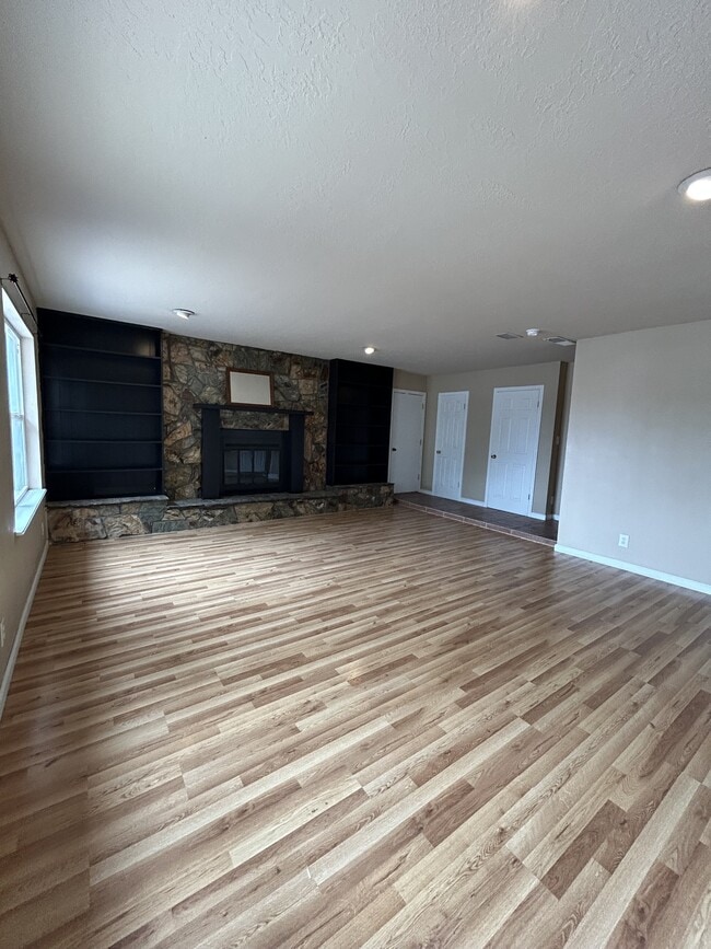 Building Photo - 7061 Luella Anne Dr NE