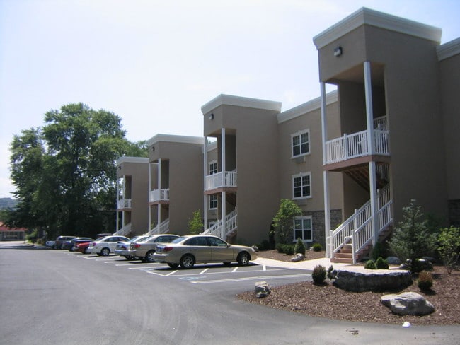 Primary Photo - Elm Street Apartments