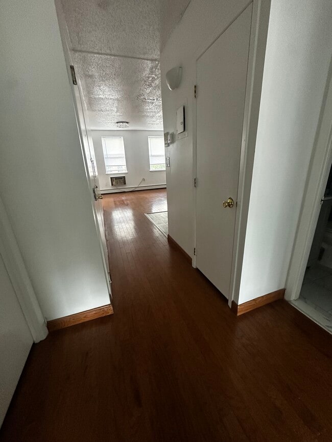 Building Photo - 8 E 118th St