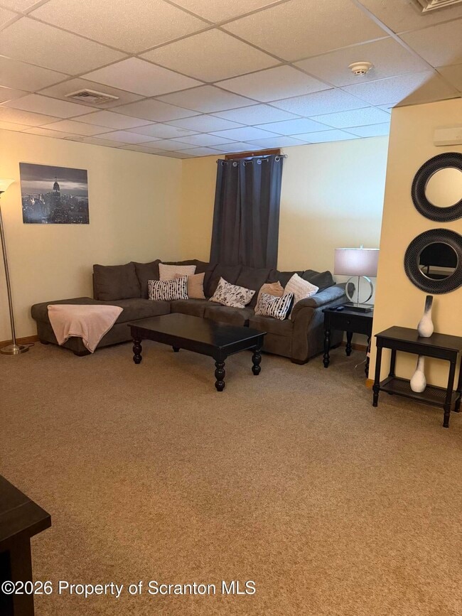 Building Photo - 609 Main St