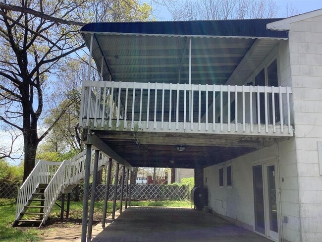 Building Photo - 15 Carrol St