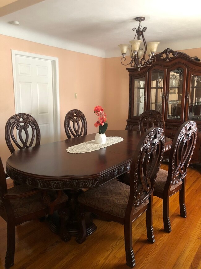 Building Photo - 3700 January Ave