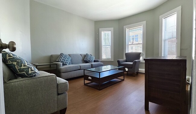 Building Photo - 553 Dorchester Ave