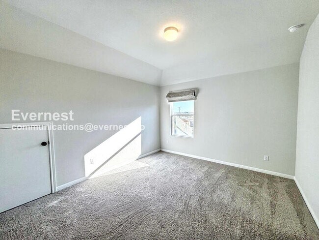 Building Photo - 102 Santo Spirit Road