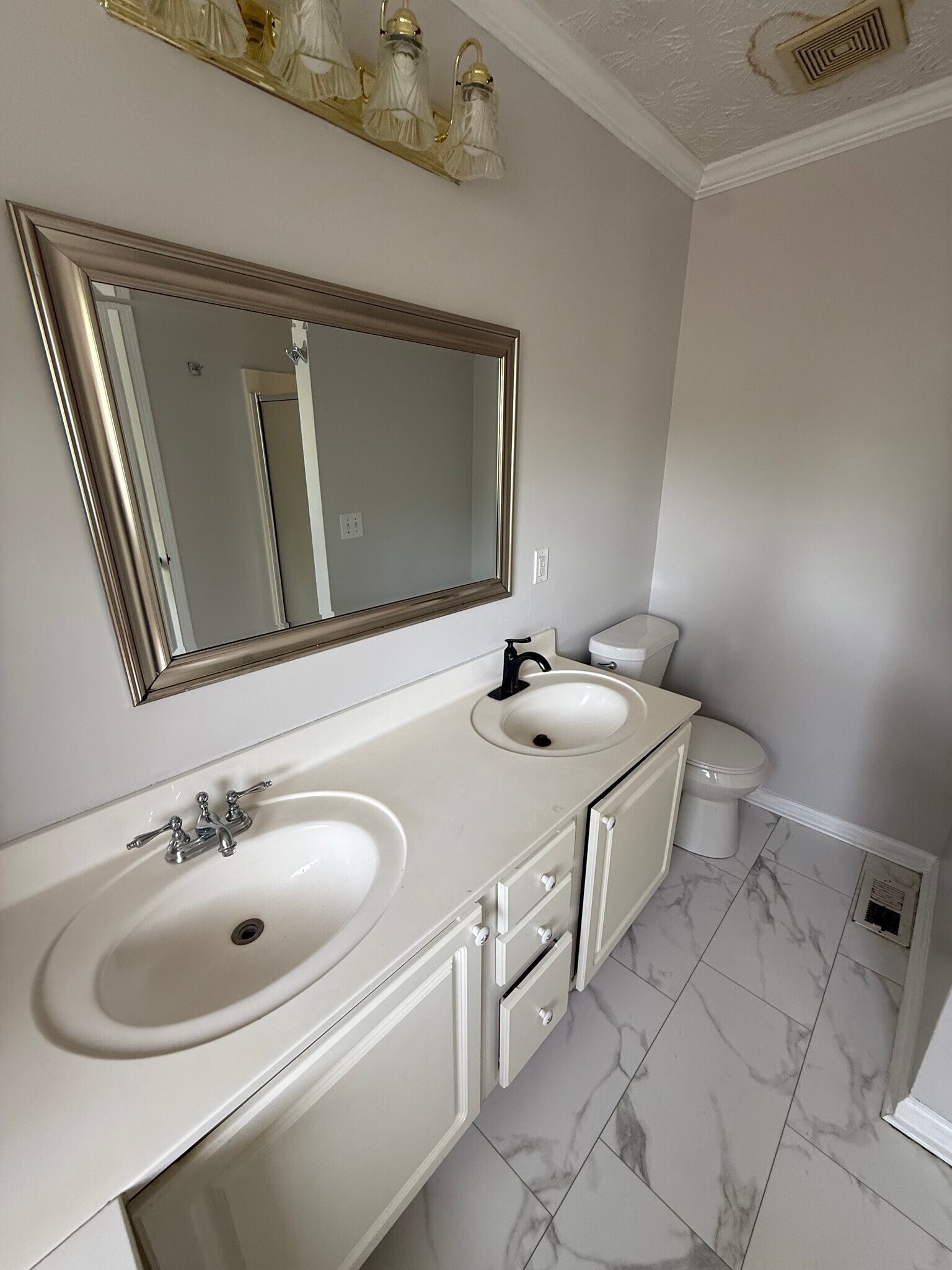 Building Photo - 5600 Sugar Crossing Dr