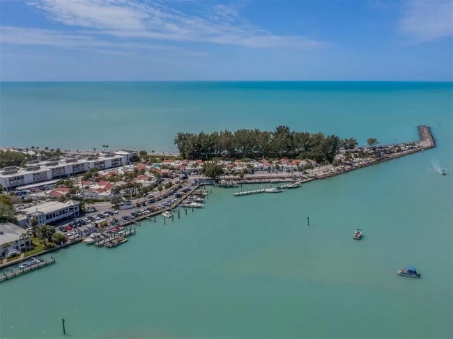 Building Photo - 1585 Tarpon Center Dr