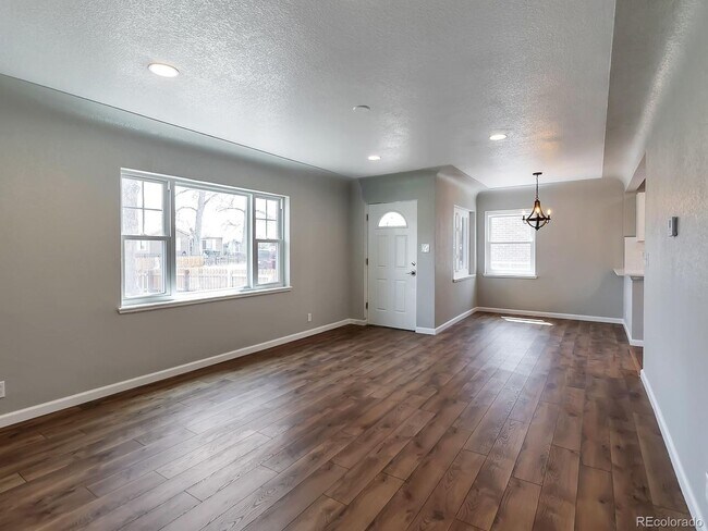 Building Photo - Fully renovated ranch style home near Anschutz Medical Campus