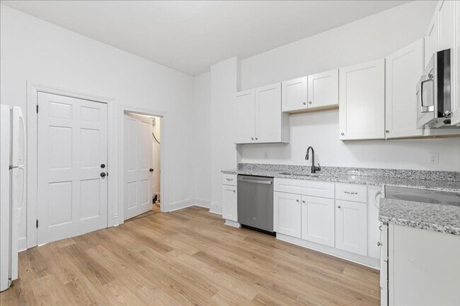 Building Photo - 423 Mt Vernon Ave