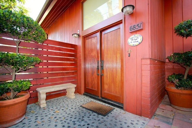 Building Photo - CALL TO BOOK!! Historic & Remodeled 2-Bedr...