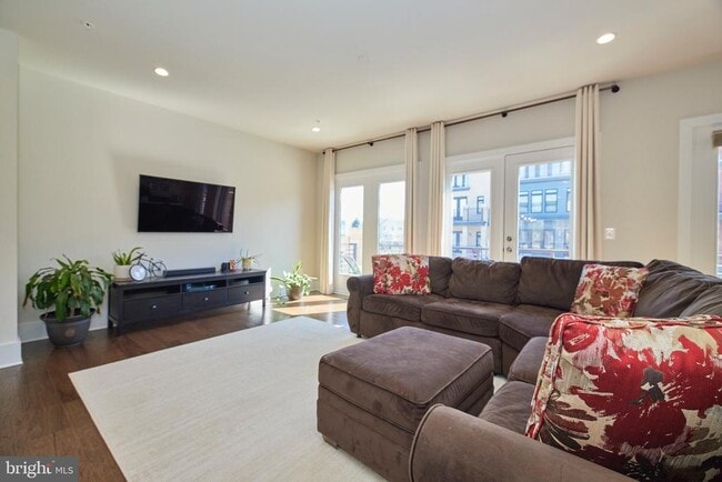 Building Photo - 20055 Old Line Terrace