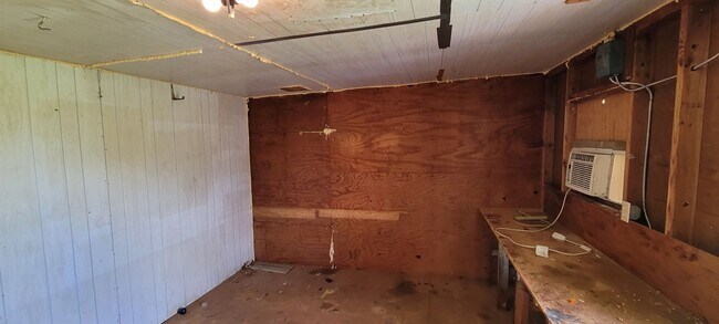 Building Photo - Home in Malvern