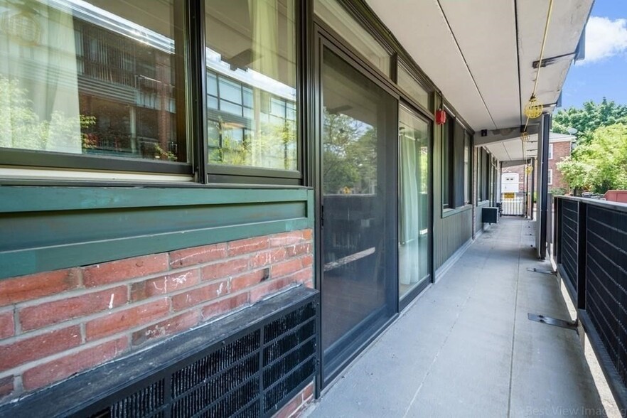 Building Photo - 345 Harvard St