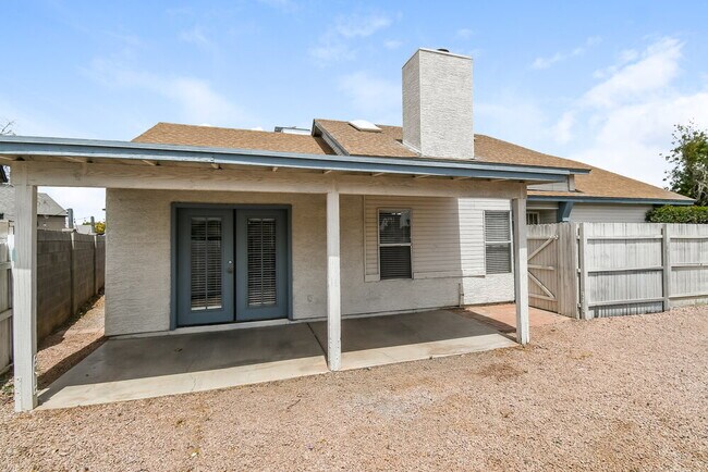 Building Photo - 4165 E Wayland Rd