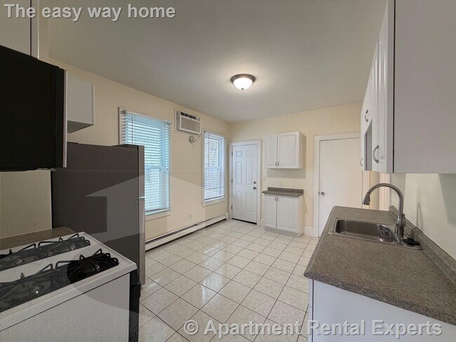 Building Photo - 48 Porter St