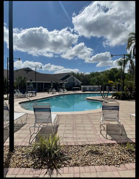 Building Photo - 216 Orchid Dr