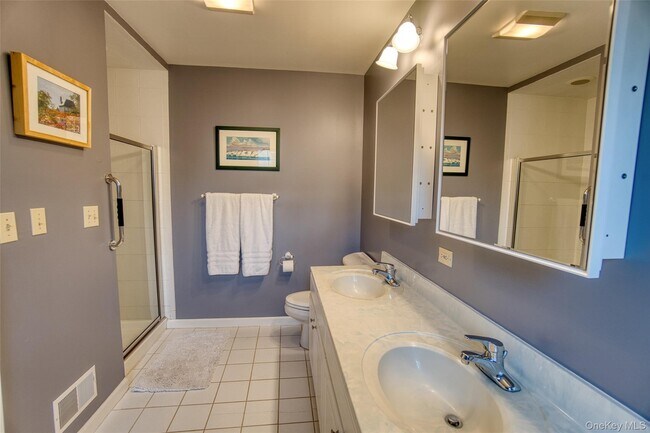 Building Photo - 208 Cinnamon Cir
