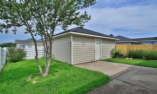 Building Photo - 3902 Mossy Pl Ln